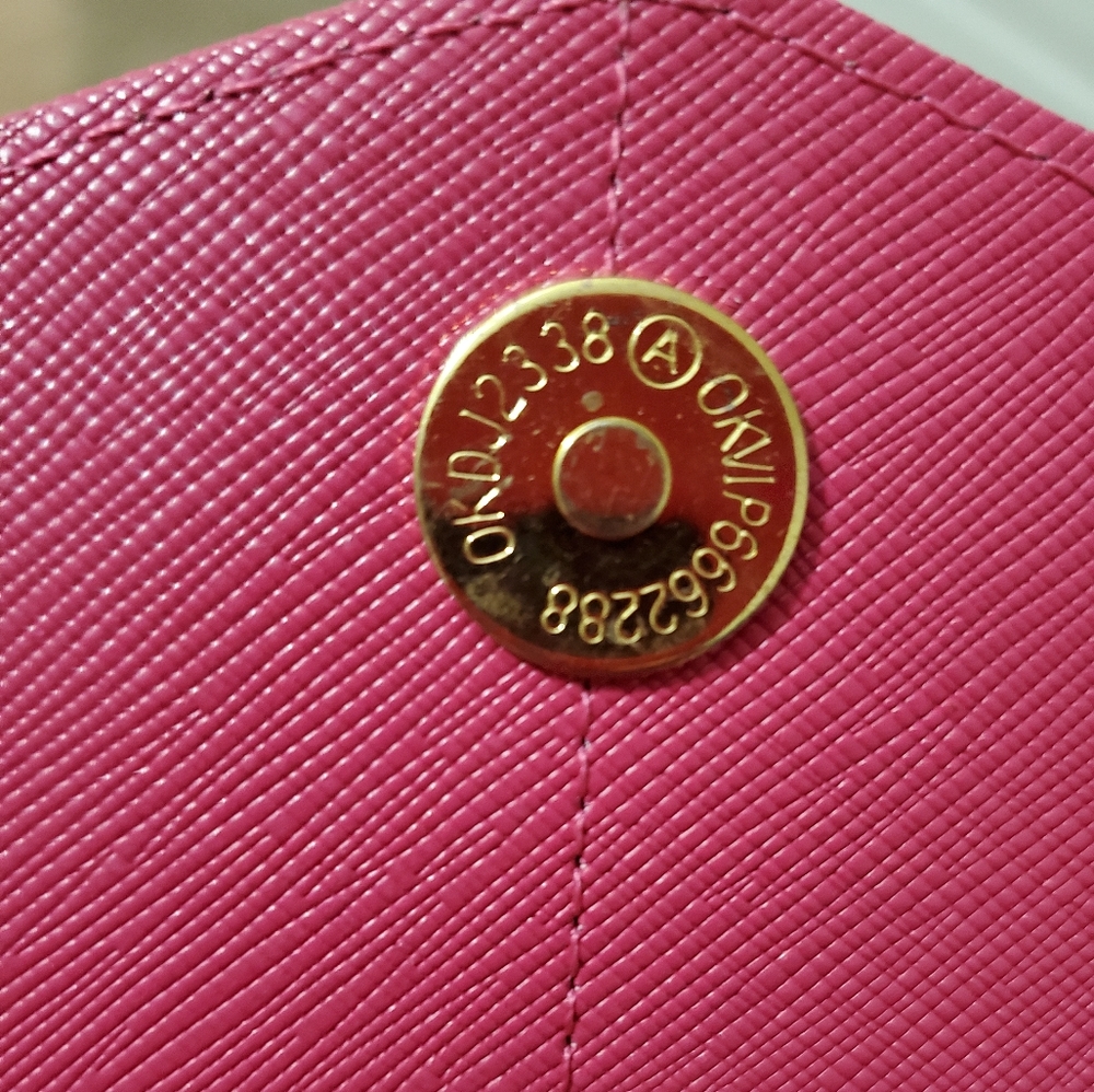 Prada purse . - Picture 7 of 7